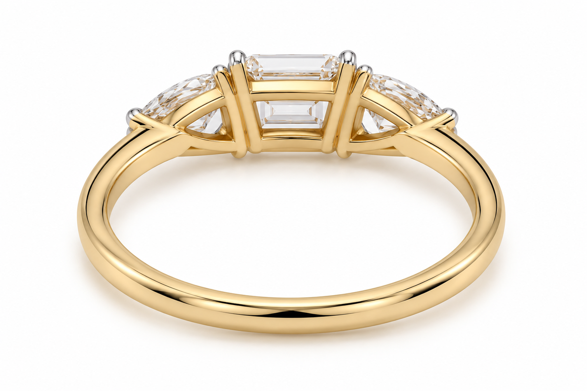 Archer pear-emeral ring