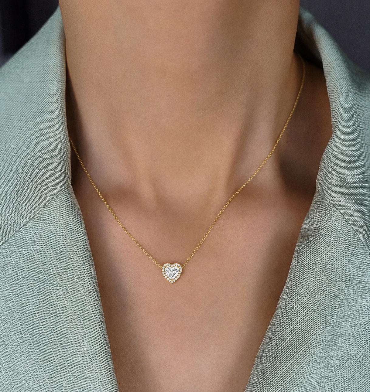 Divina heart halo necklace