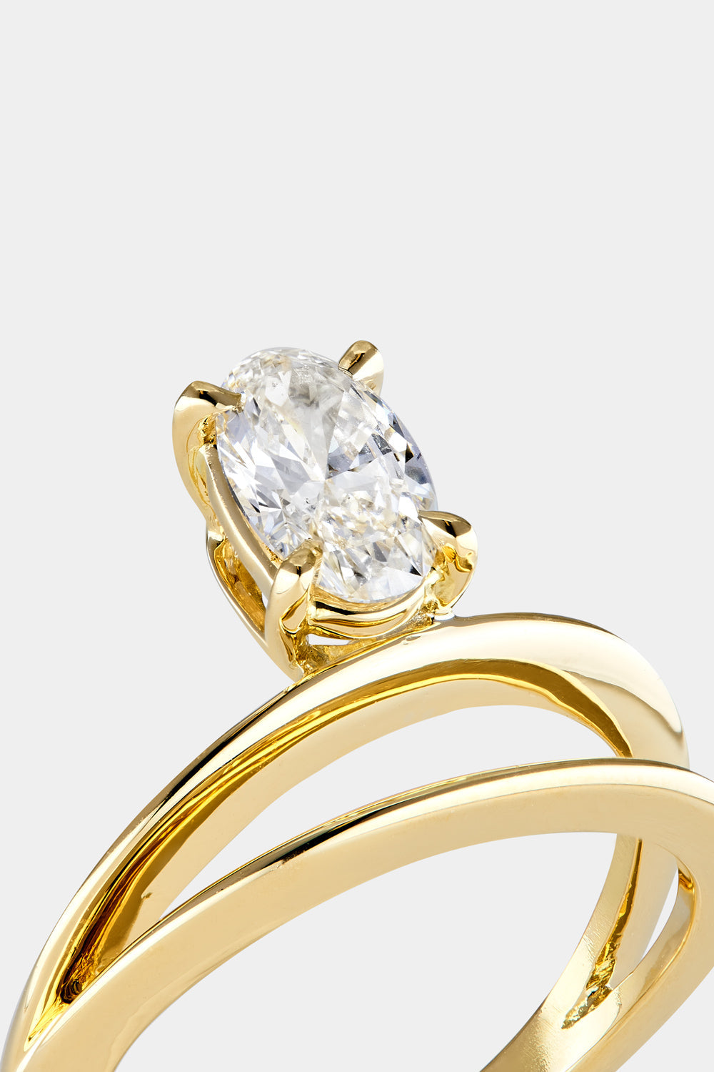 The Signature Double-Band Oval Solitaire