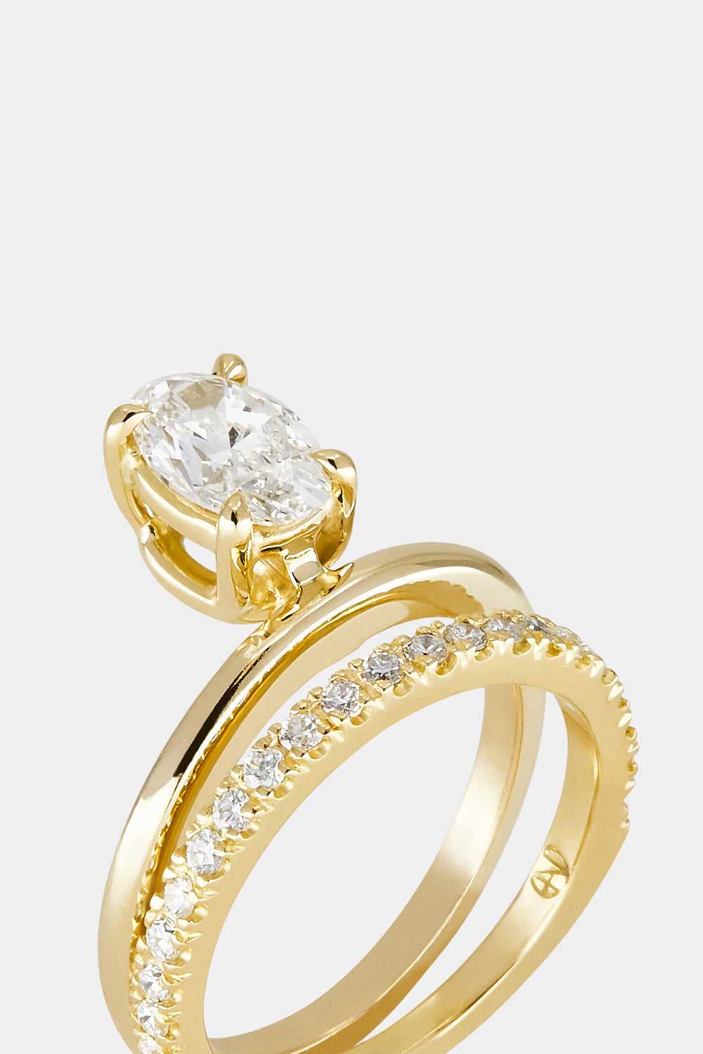 The Signature Double-Band Oval Solitaire