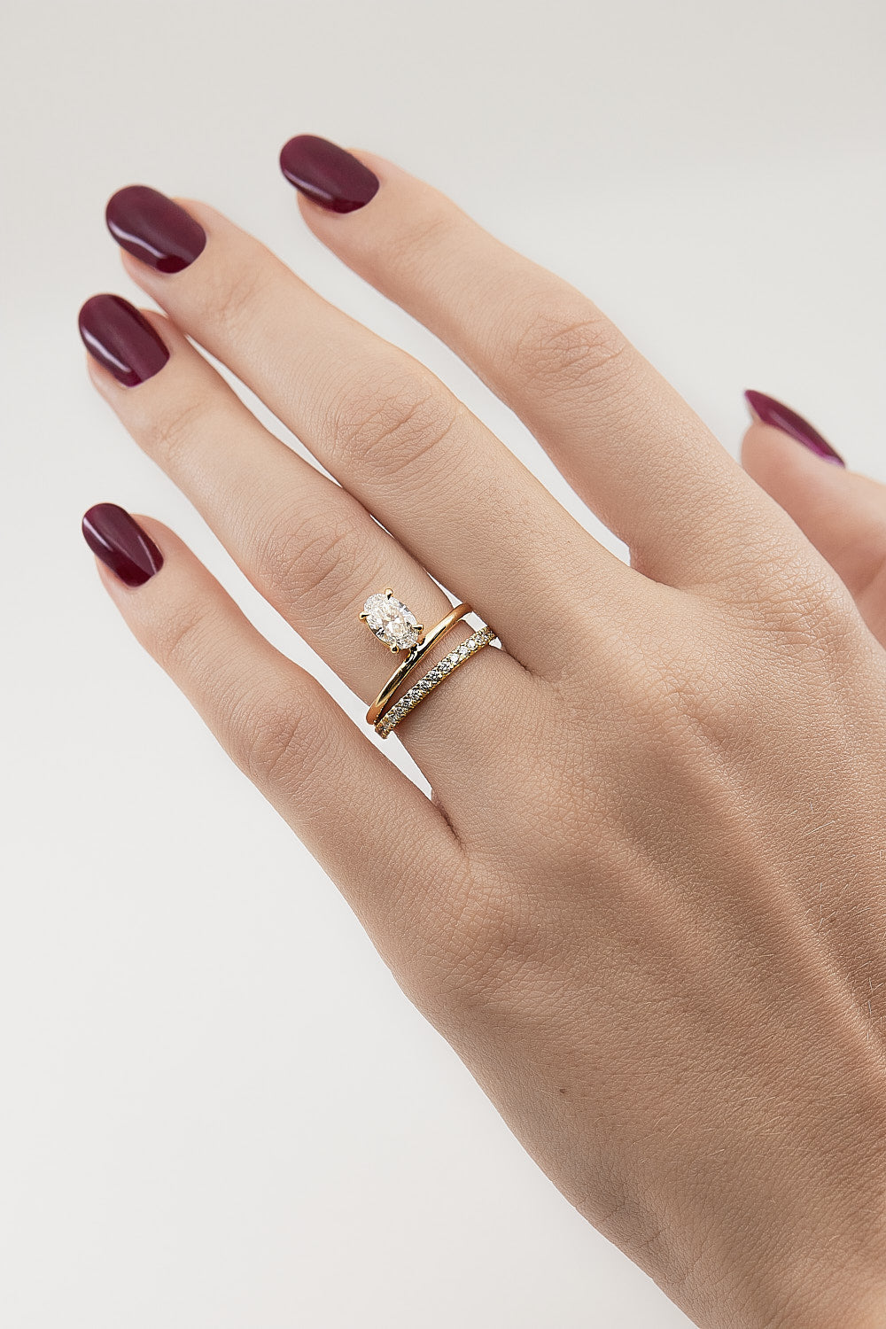 The Signature Double-Band Oval Solitaire