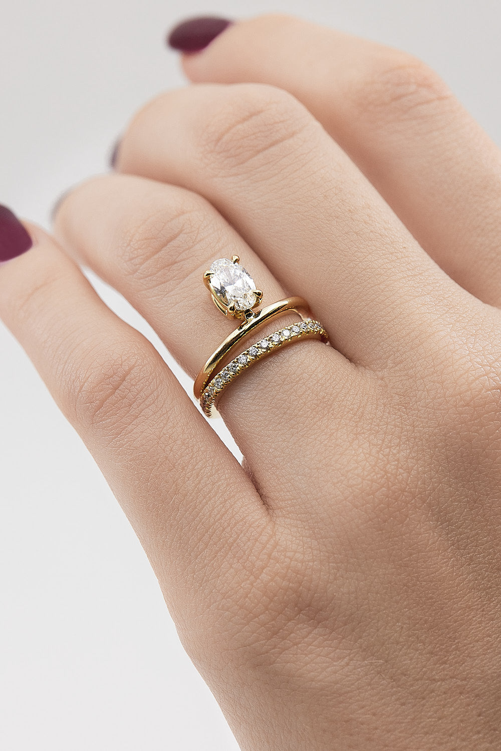 The Signature Double-Band Oval Solitaire