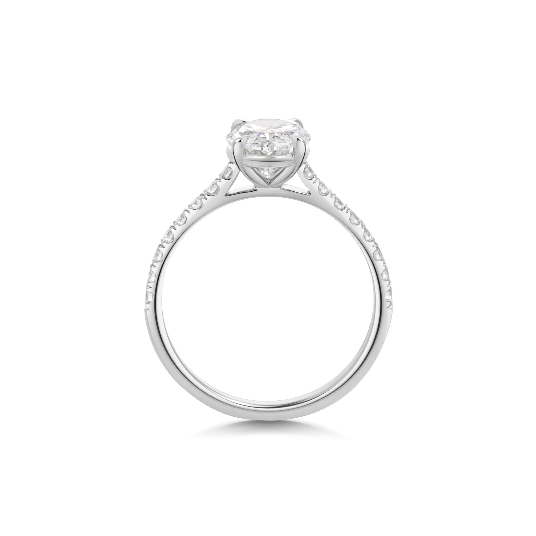 Dries Pavé Oval Halo Ring